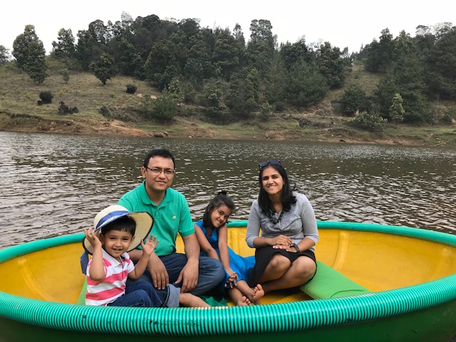 The Globetrot Mom with Family